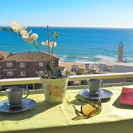 Bianca Seaview & Beach Apartment Montgat Bagian luar foto