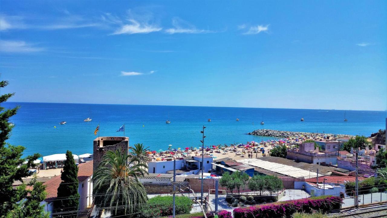 Bianca Seaview & Beach Apartment Montgat Bagian luar foto